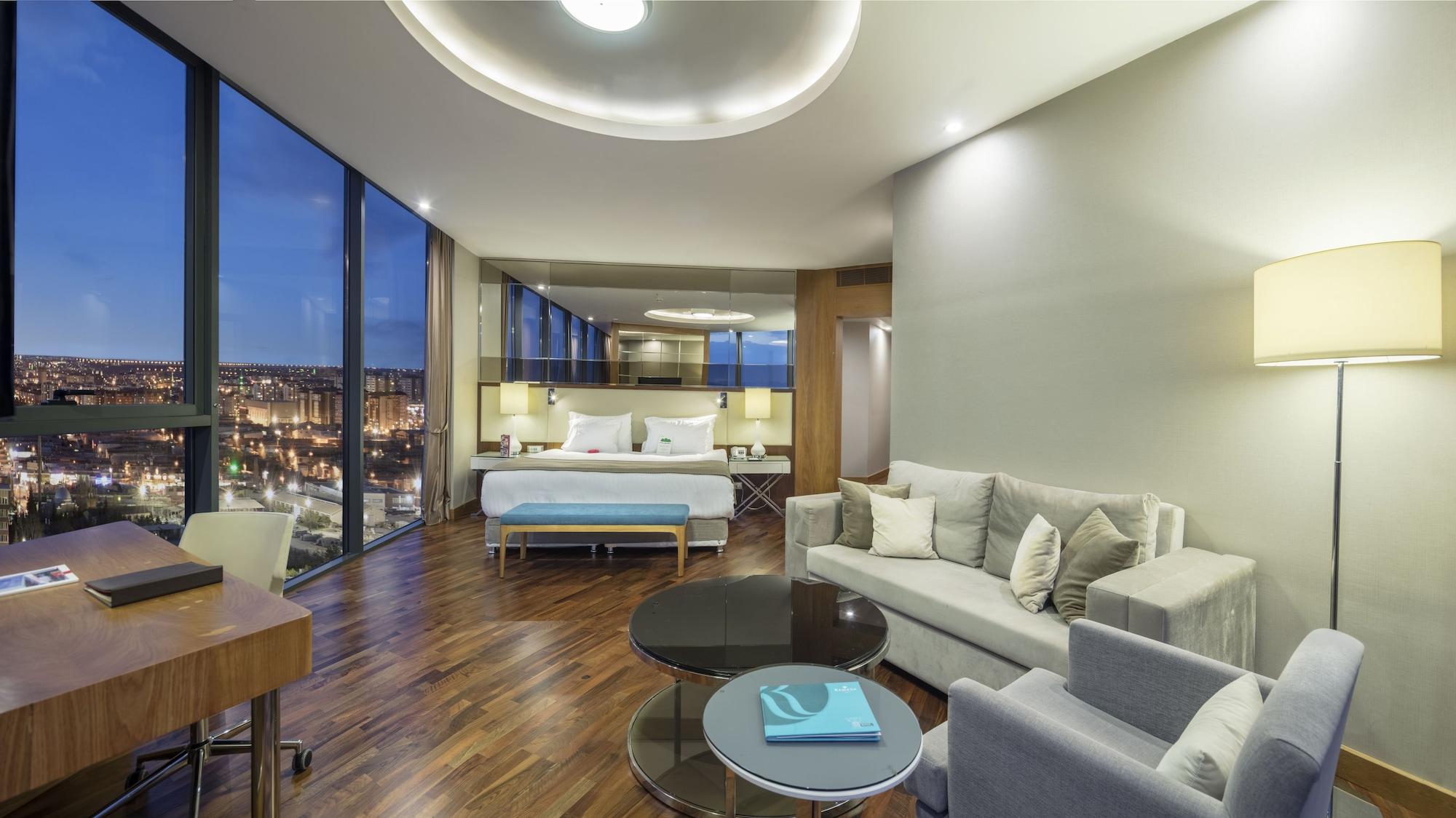 Ramada Plaza By Wyndham 5*